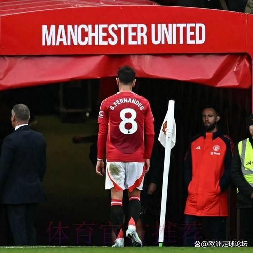 曼联更衣室分裂！12人不满高层+声援阿莫林 4000万红星嘲讽惹众怒